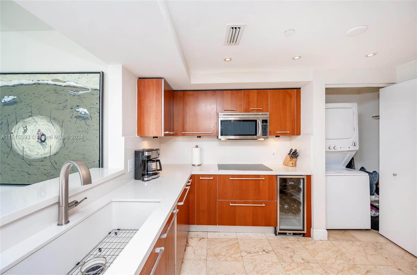 1331 Brickell Bay Dr 805, Miami, Florida 33131, 1 Bedroom Bedrooms, ,1 BathroomBathrooms,Residential,For Sale,1331 Brickell Bay Dr 805,A11515393