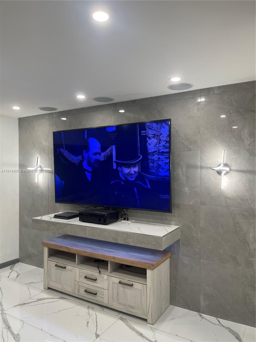 5117 Washington St, Hollywood, Florida 33021, 5 Bedrooms Bedrooms, ,3 BathroomsBathrooms,Residential,For Sale,5117 Washington St,A11514905