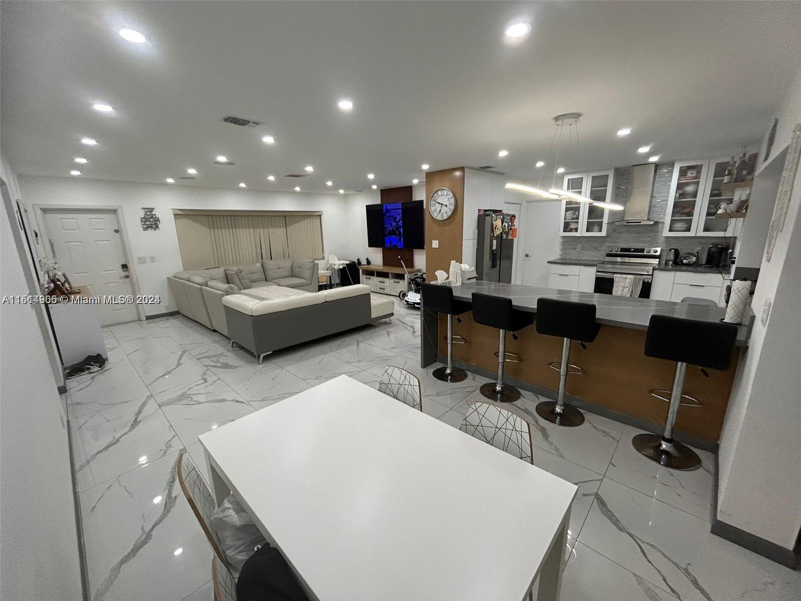 5117 Washington St, Hollywood, Florida 33021, 5 Bedrooms Bedrooms, ,3 BathroomsBathrooms,Residential,For Sale,5117 Washington St,A11514905