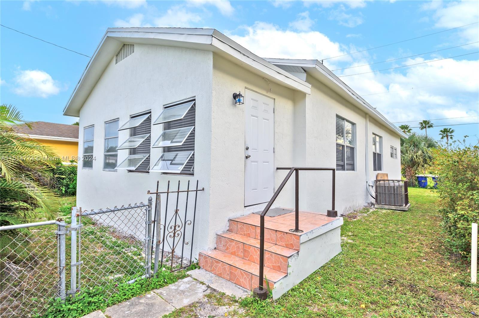 2344 Hope St, Hollywood, Florida 33020, 3 Bedrooms Bedrooms, ,2 BathroomsBathrooms,Residential,For Sale,2344 Hope St,A11514774