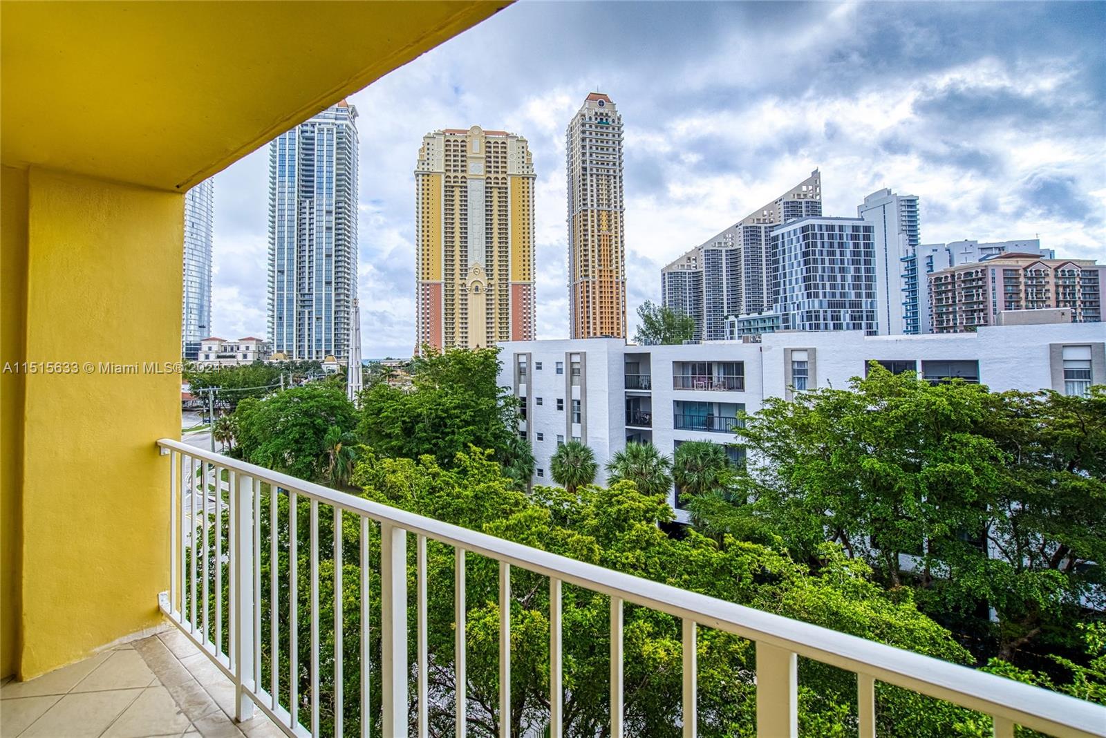 200 178th Dr, Sunny Isles Beach, FL, 33160 United States, 1 Bedroom Bedrooms, ,1 BathroomBathrooms,Residential,For Sale,178th Dr,A11515633