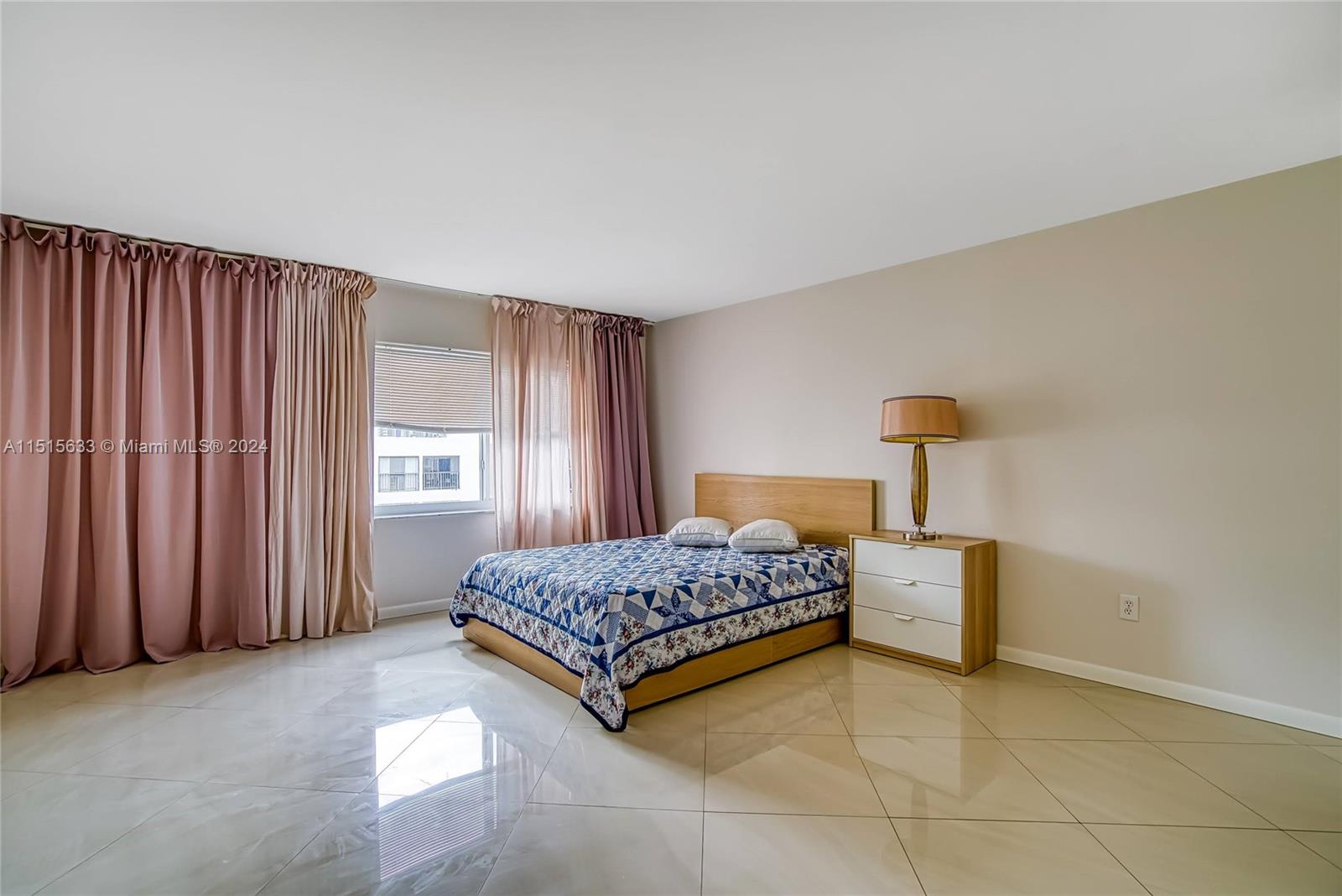 200 178th Dr, Sunny Isles Beach, FL, 33160 United States, 1 Bedroom Bedrooms, ,1 BathroomBathrooms,Residential,For Sale,178th Dr,A11515633