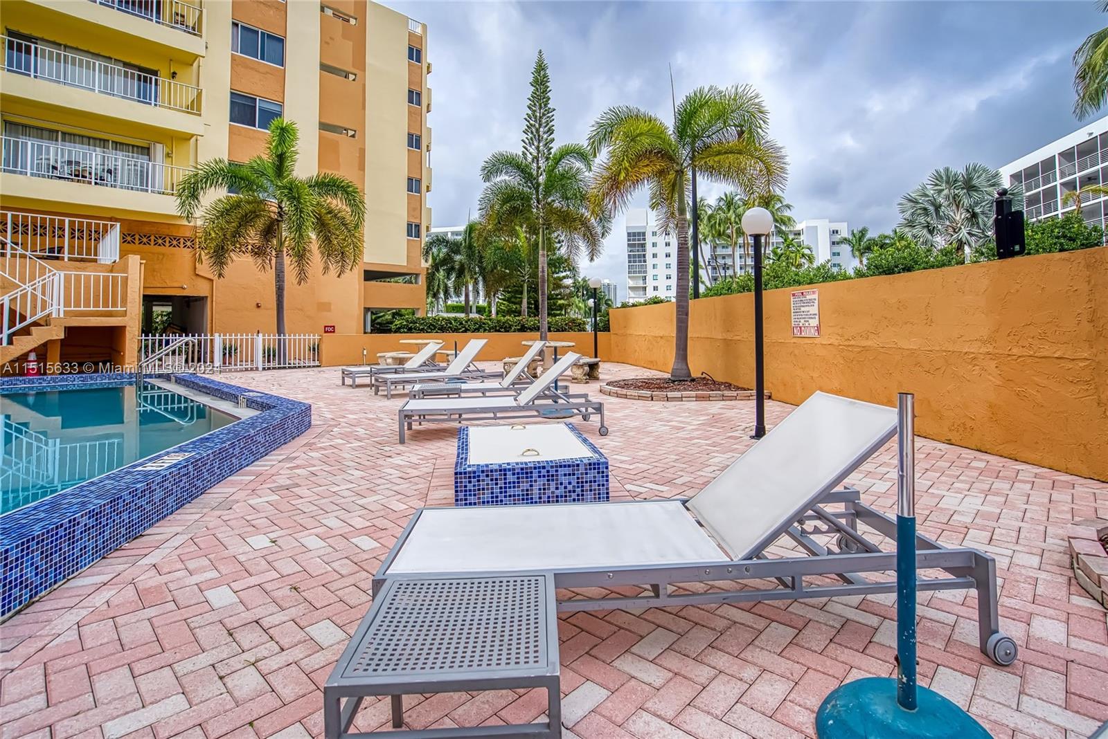 200 178th Dr, Sunny Isles Beach, FL, 33160 United States, 1 Bedroom Bedrooms, ,1 BathroomBathrooms,Residential,For Sale,178th Dr,A11515633