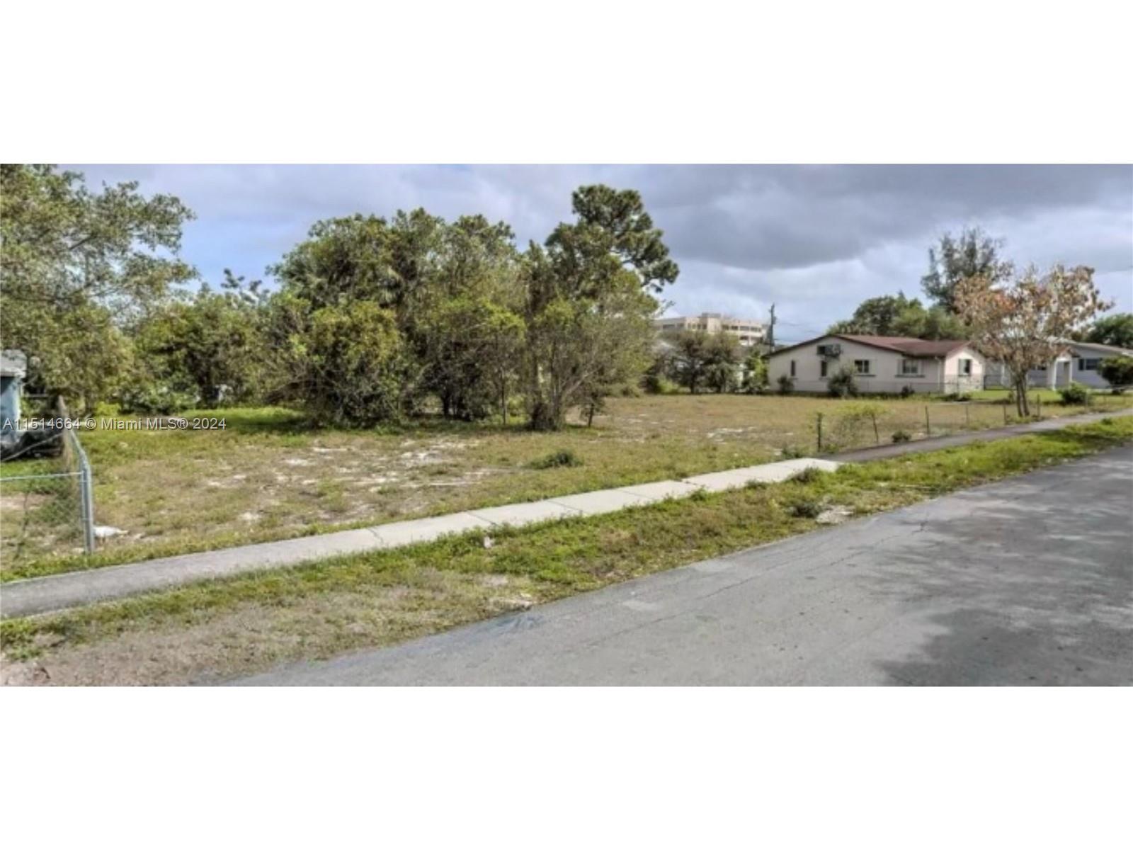 360 NW 28th Ave  For Sale A11514664, FL