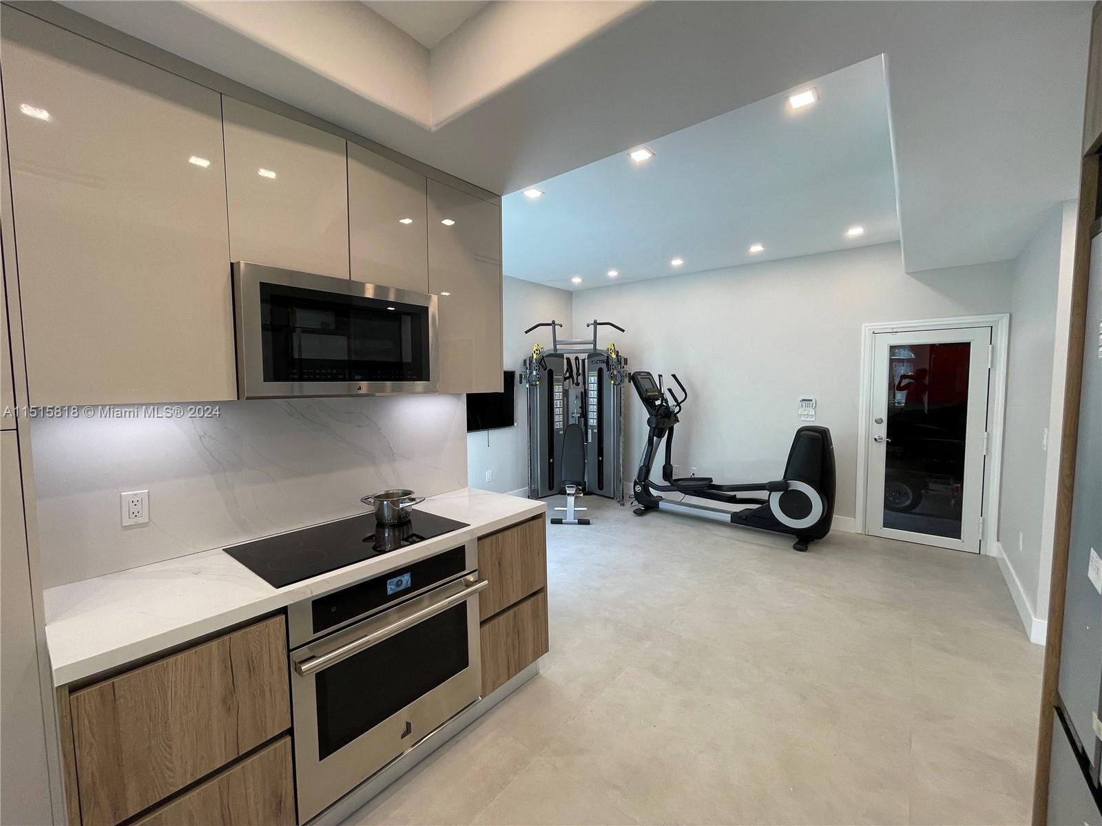 20940 NE 31st Pl, Aventura, FL 33180, 3 Bedrooms Bedrooms, ,2 BathroomsBathrooms,Residential,For Sale,31st Pl,A11515818