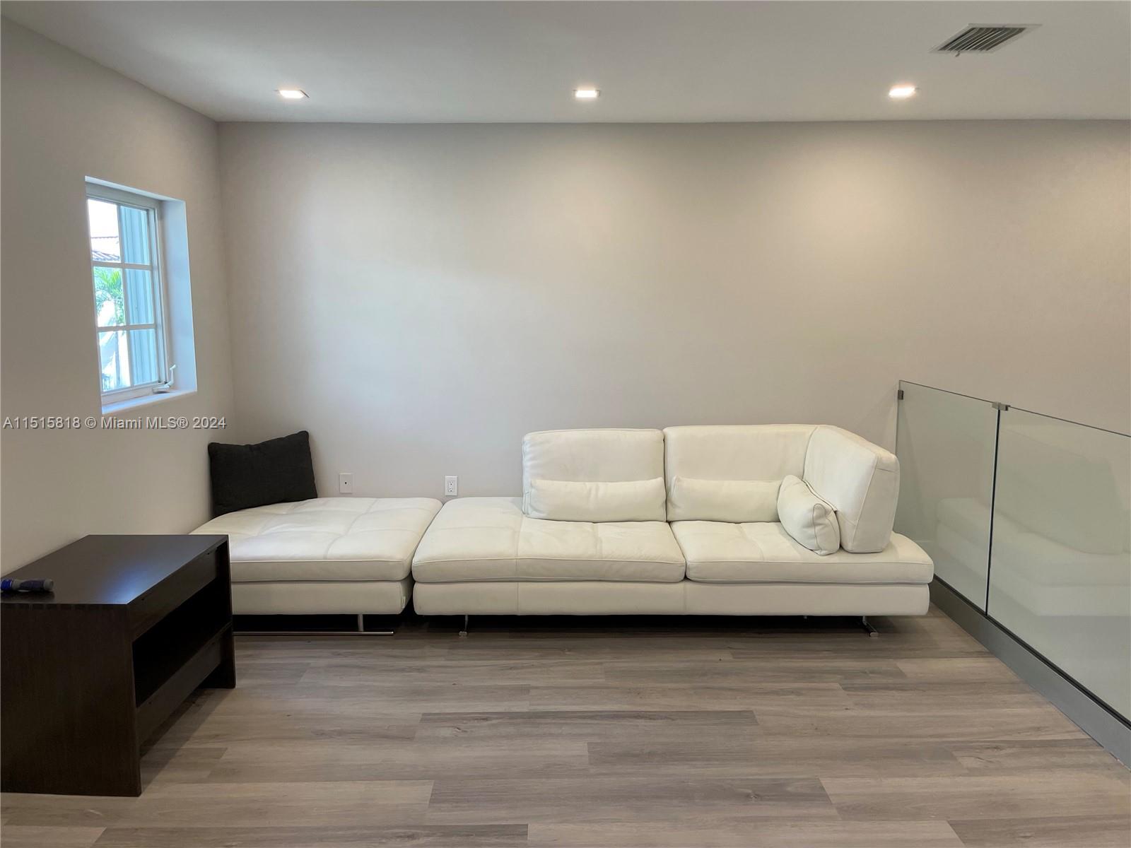 20940 NE 31st Pl, Aventura, FL 33180, 3 Bedrooms Bedrooms, ,2 BathroomsBathrooms,Residential,For Sale,31st Pl,A11515818
