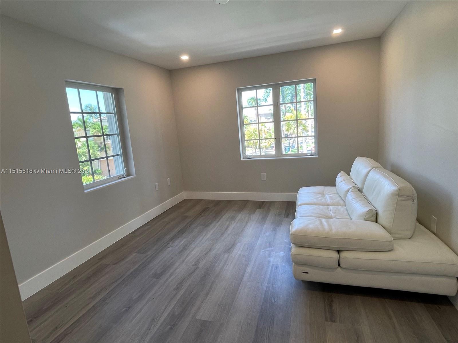 20940 NE 31st Pl, Aventura, FL 33180, 3 Bedrooms Bedrooms, ,2 BathroomsBathrooms,Residential,For Sale,31st Pl,A11515818