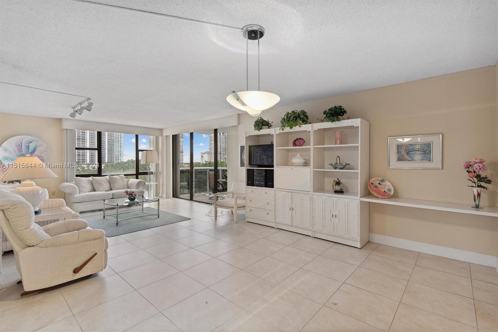 3625 Country Club Dr, Aventura, FL, 33180 United States, 2 Bedrooms Bedrooms, ,2 BathroomsBathrooms,Residential,For Sale,Country Club Dr,A11515844