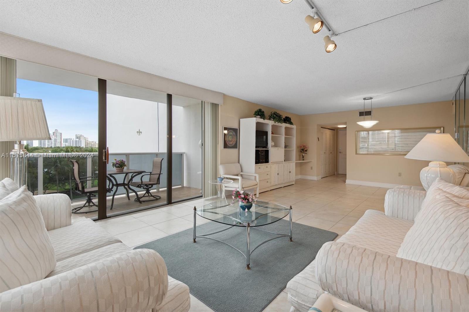 3625 Country Club Dr, Aventura, FL, 33180 United States, 2 Bedrooms Bedrooms, ,2 BathroomsBathrooms,Residential,For Sale,Country Club Dr,A11515844