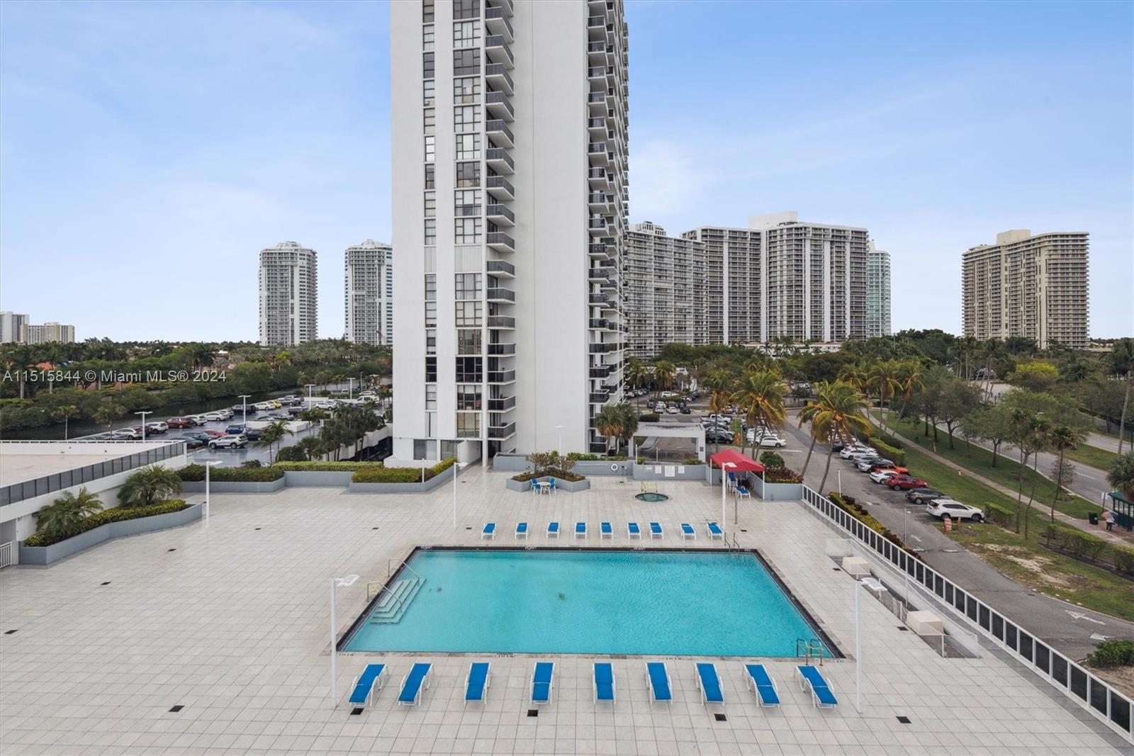 3625 Country Club Dr, Aventura, FL, 33180 United States, 2 Bedrooms Bedrooms, ,2 BathroomsBathrooms,Residential,For Sale,Country Club Dr,A11515844