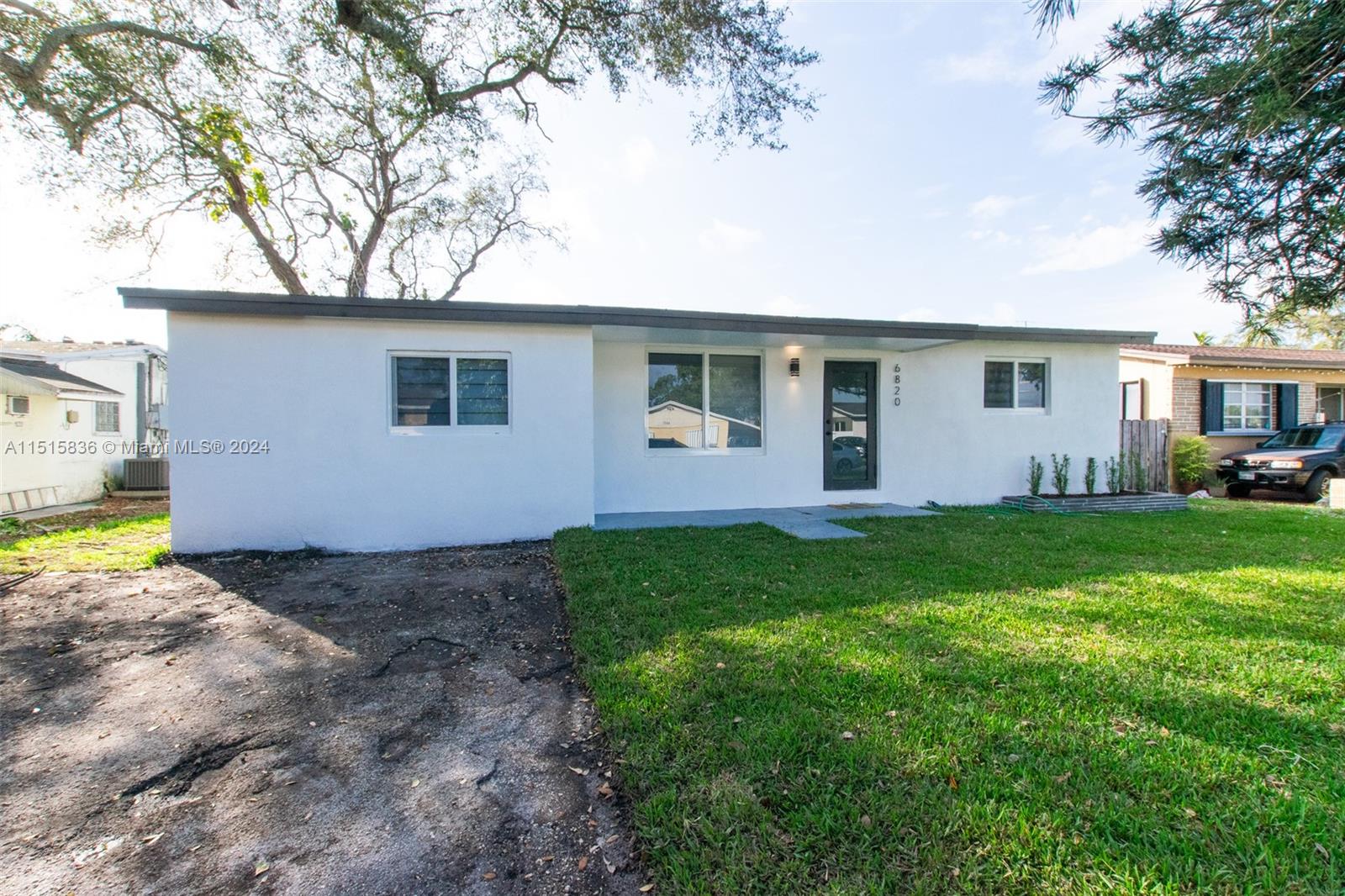 6820 SW 10th St  For Sale A11515836, FL