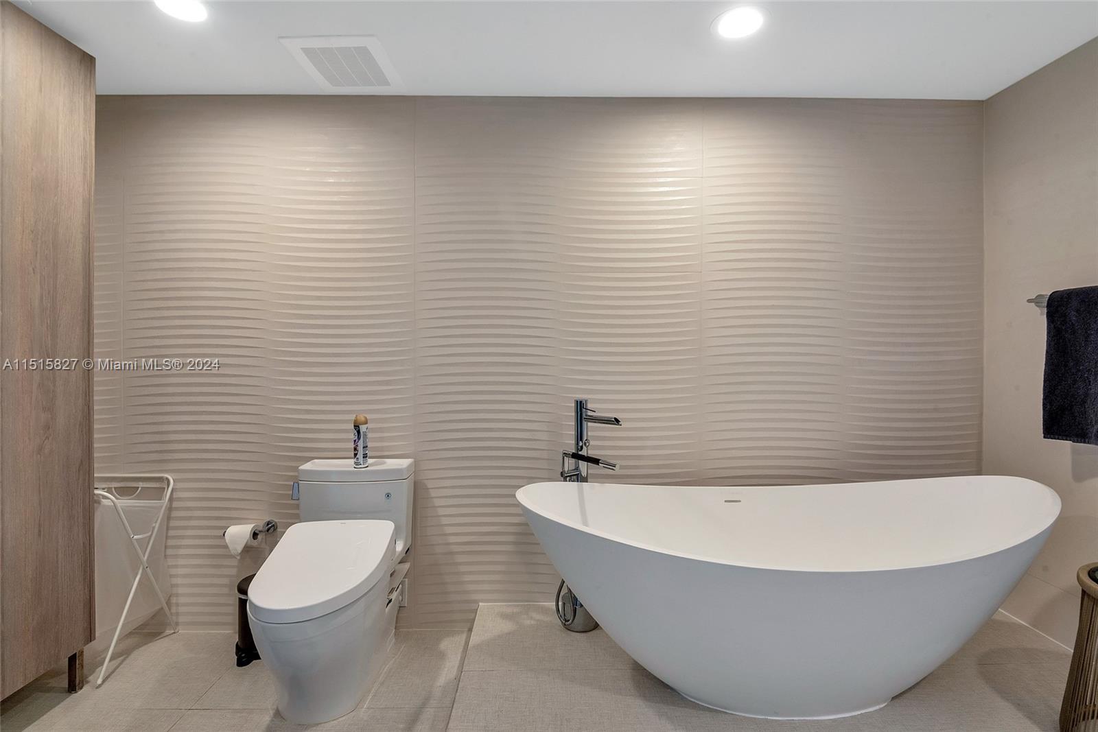 1830 S Ocean Dr 2602, Hallandale Beach, Florida 33009, 3 Bedrooms Bedrooms, ,3 BathroomsBathrooms,Residentiallease,For Rent,1830 S Ocean Dr 2602,A11515827