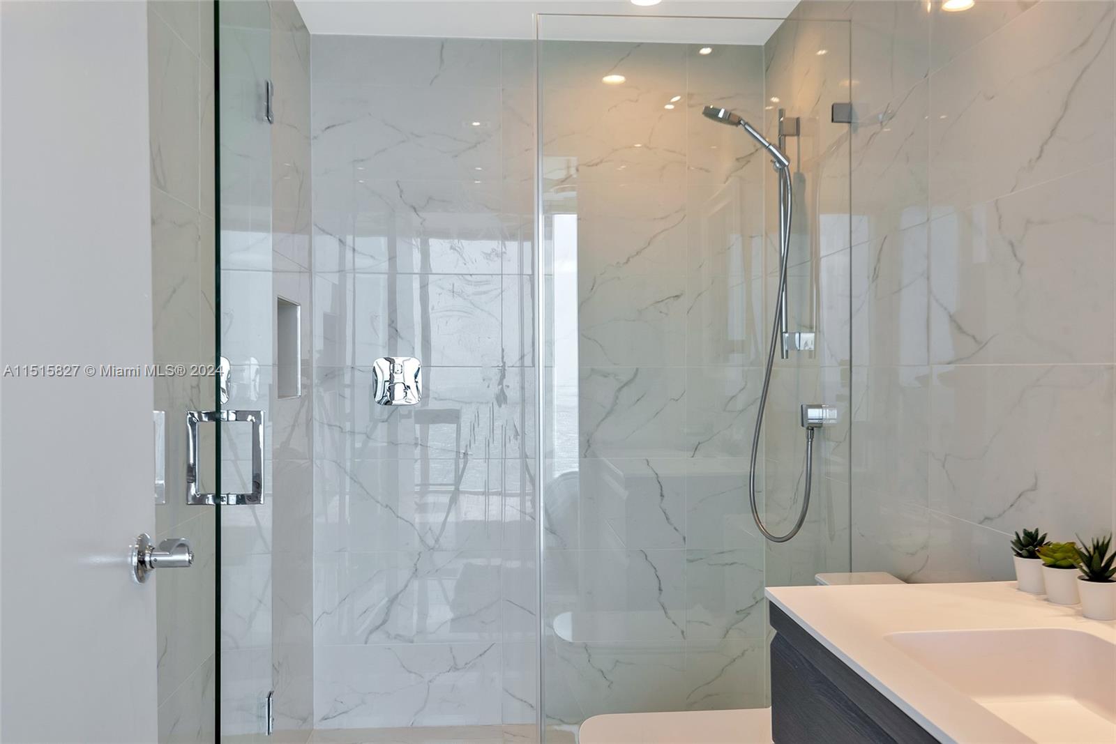 1830 S Ocean Dr 2602, Hallandale Beach, Florida 33009, 3 Bedrooms Bedrooms, ,3 BathroomsBathrooms,Residentiallease,For Rent,1830 S Ocean Dr 2602,A11515827