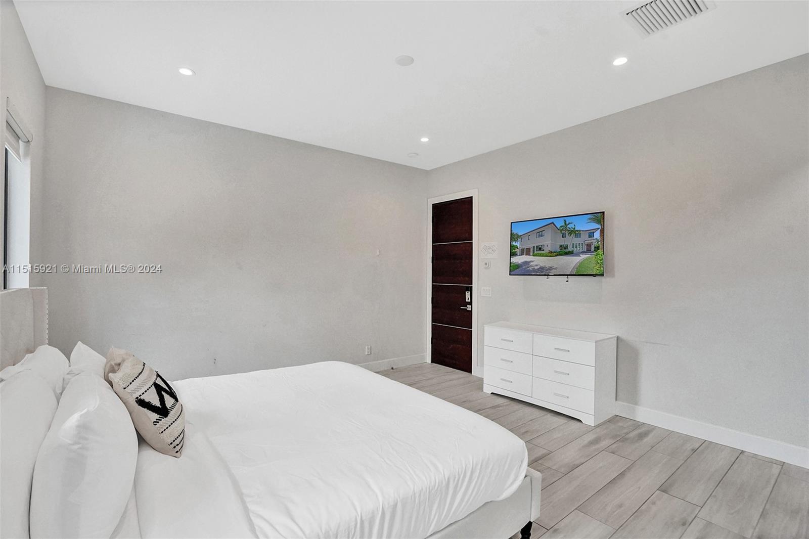 4421 Seagrape Dr, Lauderdale By The Sea, FL, 33308 United States, 8 Bedrooms Bedrooms, ,6 BathroomsBathrooms,Residential,For Sale,Seagrape Dr,A11515921