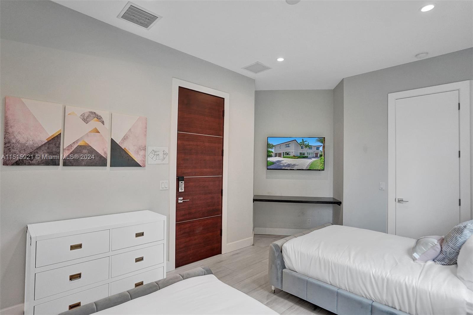 4421 Seagrape Dr, Lauderdale By The Sea, FL, 33308 United States, 8 Bedrooms Bedrooms, ,6 BathroomsBathrooms,Residential,For Sale,Seagrape Dr,A11515921