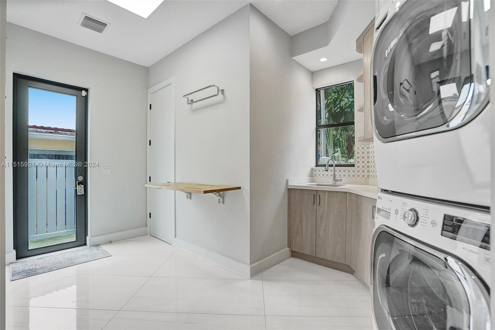 4421 Seagrape Dr, Lauderdale By The Sea, FL, 33308 United States, 8 Bedrooms Bedrooms, ,6 BathroomsBathrooms,Residential,For Sale,Seagrape Dr,A11515921