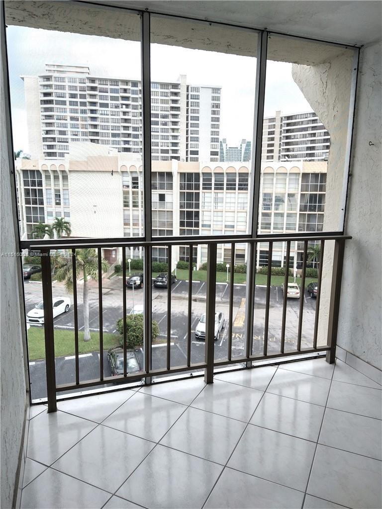 601 Three Islands Blvd 517, Hallandale Beach, Florida 33009, 2 Bedrooms Bedrooms, ,2 BathroomsBathrooms,Residentiallease,For Rent,601 Three Islands Blvd 517,A11516001