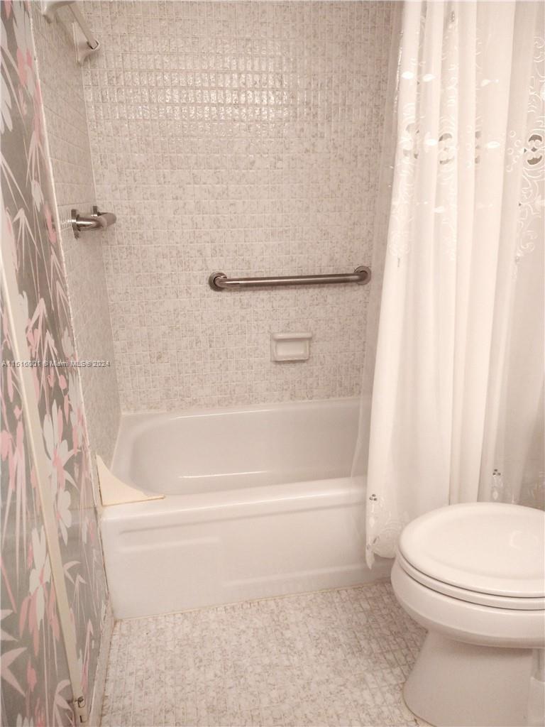 601 Three Islands Blvd 517, Hallandale Beach, Florida 33009, 2 Bedrooms Bedrooms, ,2 BathroomsBathrooms,Residentiallease,For Rent,601 Three Islands Blvd 517,A11516001