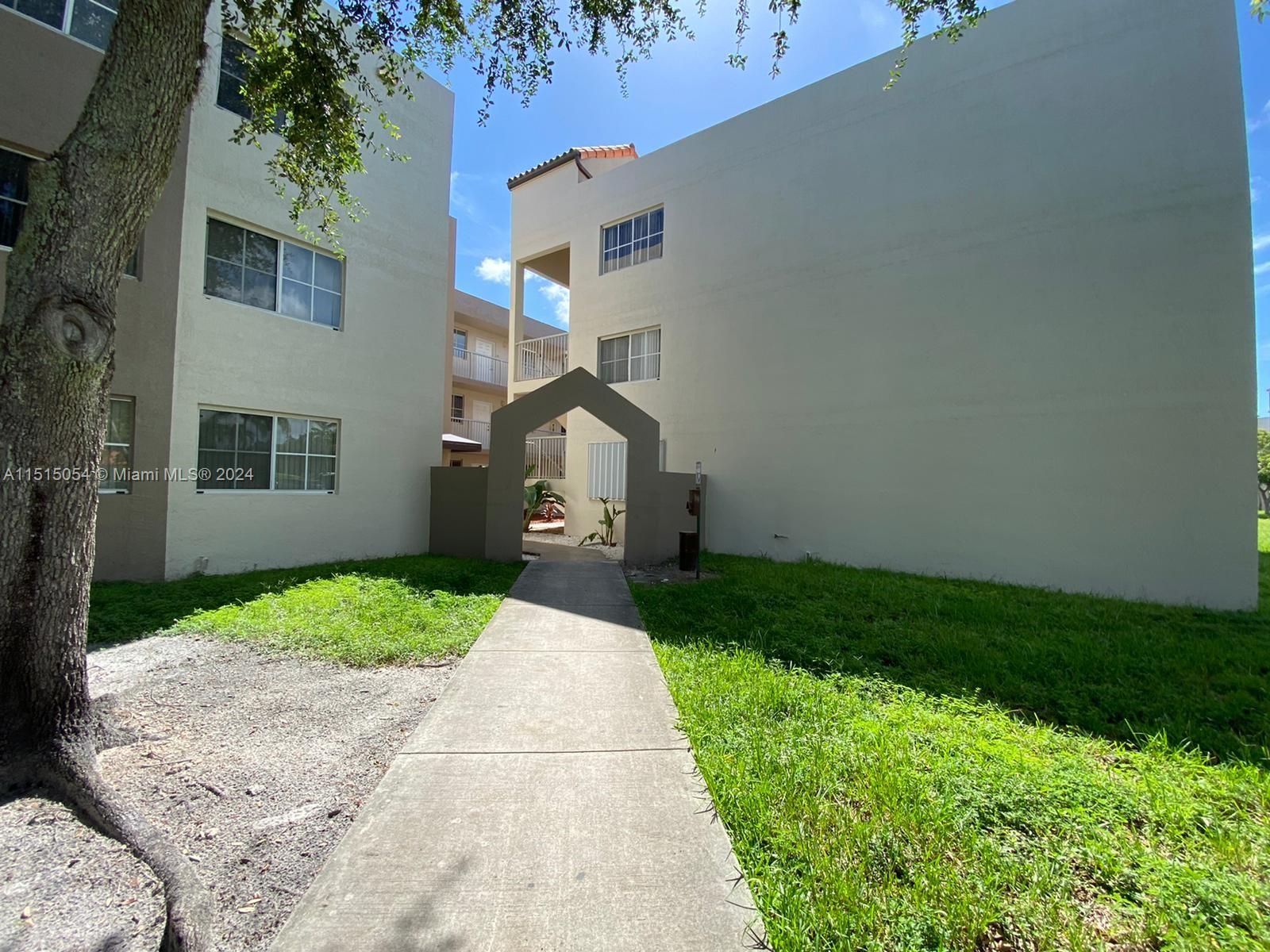 6175 NW 186th St 209, Hialeah, Florida 33015, 2 Bedrooms Bedrooms, ,2 BathroomsBathrooms,Residentiallease,For Rent,6175 NW 186th St 209,A11515054