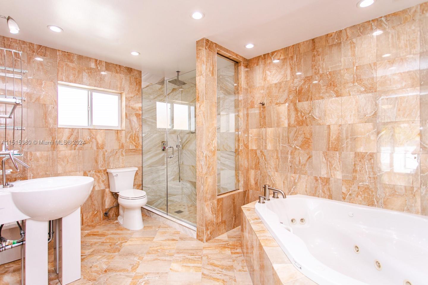 1045 Hollywood Blvd, Hollywood, Florida 33019, 3 Bedrooms Bedrooms, ,2 BathroomsBathrooms,Residential,For Sale,1045 Hollywood Blvd,A11515380