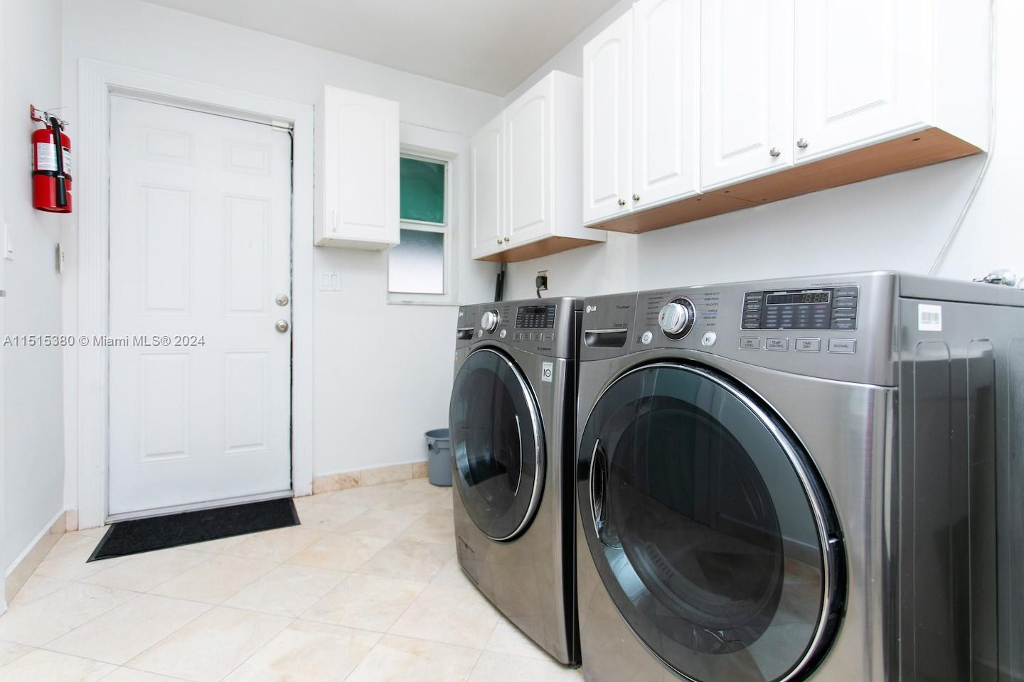 1045 Hollywood Blvd, Hollywood, Florida 33019, 3 Bedrooms Bedrooms, ,2 BathroomsBathrooms,Residential,For Sale,1045 Hollywood Blvd,A11515380