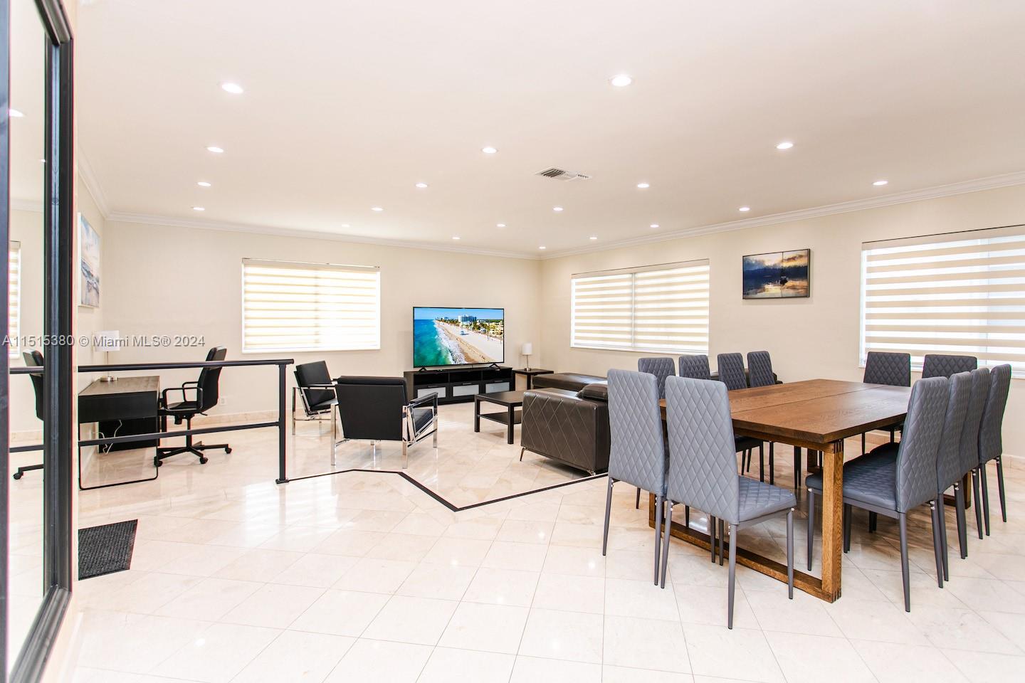 1045 Hollywood Blvd, Hollywood, Florida 33019, 3 Bedrooms Bedrooms, ,2 BathroomsBathrooms,Residential,For Sale,1045 Hollywood Blvd,A11515380