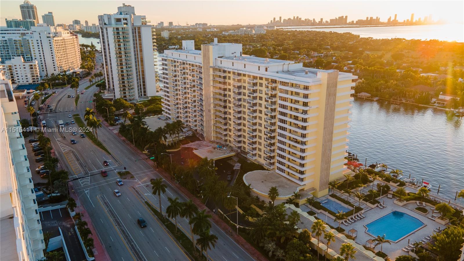 5600 Collins Ave 6P, Miami Beach, Florida 33140, 2 Bedrooms Bedrooms, ,2 BathroomsBathrooms,Residentiallease,For Rent,5600 Collins Ave 6P,A11515411