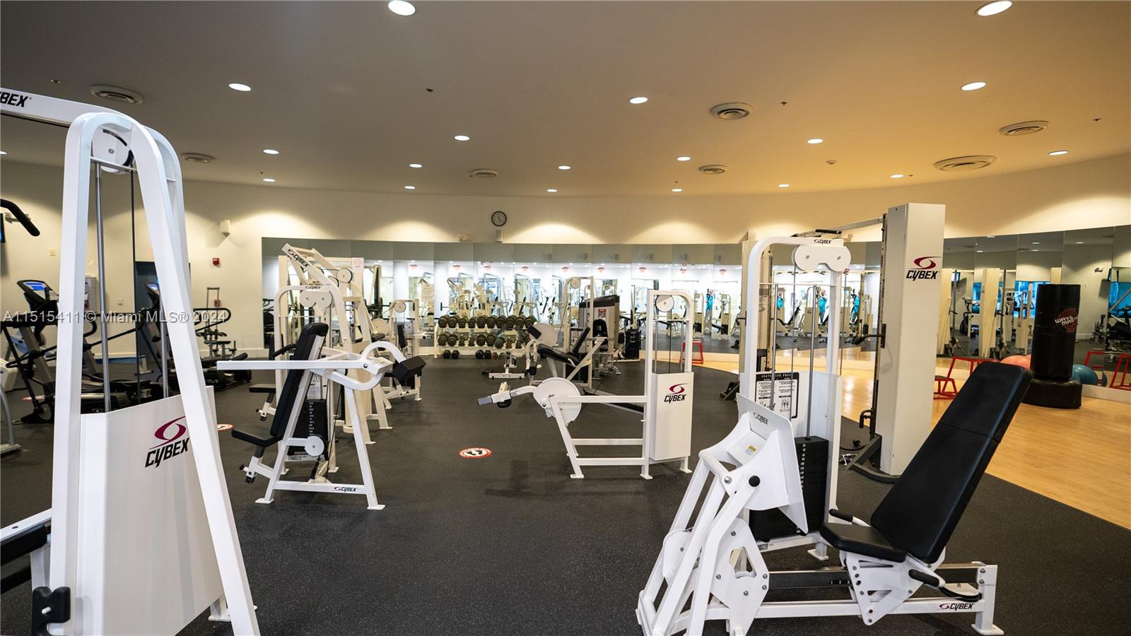 5600 Collins Ave 6P, Miami Beach, Florida 33140, 2 Bedrooms Bedrooms, ,2 BathroomsBathrooms,Residentiallease,For Rent,5600 Collins Ave 6P,A11515411