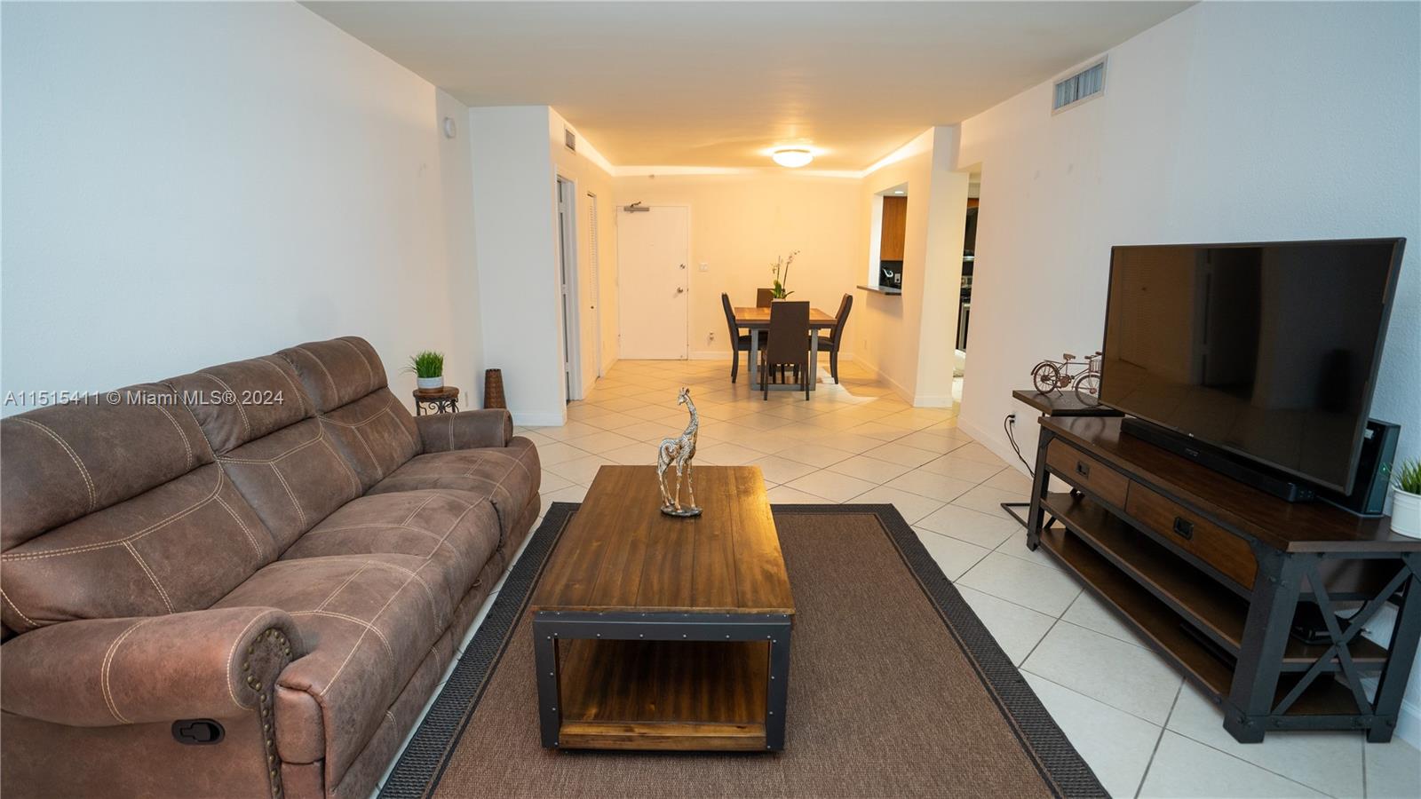 5600 Collins Ave 6P, Miami Beach, Florida 33140, 2 Bedrooms Bedrooms, ,2 BathroomsBathrooms,Residentiallease,For Rent,5600 Collins Ave 6P,A11515411