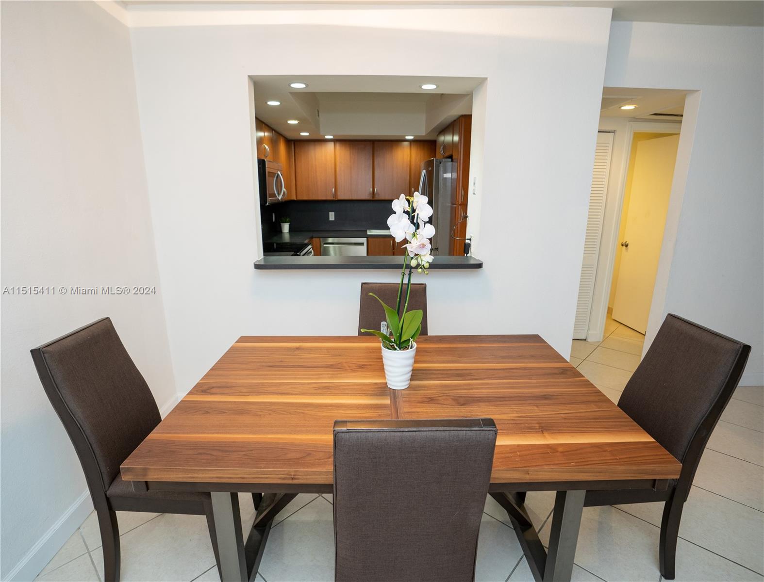 5600 Collins Ave 6P, Miami Beach, Florida 33140, 2 Bedrooms Bedrooms, ,2 BathroomsBathrooms,Residentiallease,For Rent,5600 Collins Ave 6P,A11515411