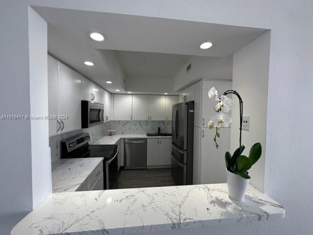 5600 Collins Ave 6P, Miami Beach, Florida 33140, 2 Bedrooms Bedrooms, ,2 BathroomsBathrooms,Residentiallease,For Rent,5600 Collins Ave 6P,A11515411