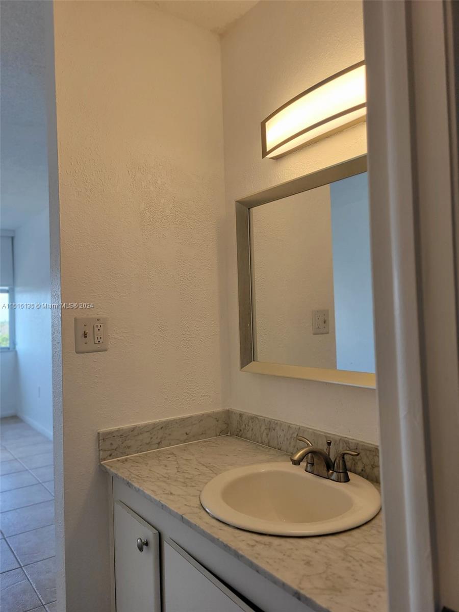 1300 NE Miami Gardens Dr 713E, Miami, Florida 33179, 2 Bedrooms Bedrooms, ,2 BathroomsBathrooms,Residentiallease,For Rent,1300 NE Miami Gardens Dr 713E,A11516135