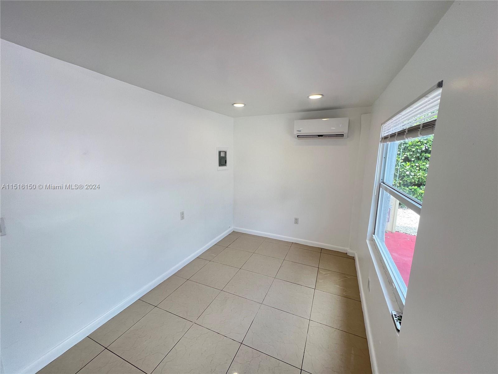550 NW 30th St 2, Miami, Florida 33127, 1 Bedroom Bedrooms, ,1 BathroomBathrooms,Residentiallease,For Rent,550 NW 30th St 2,A11516150