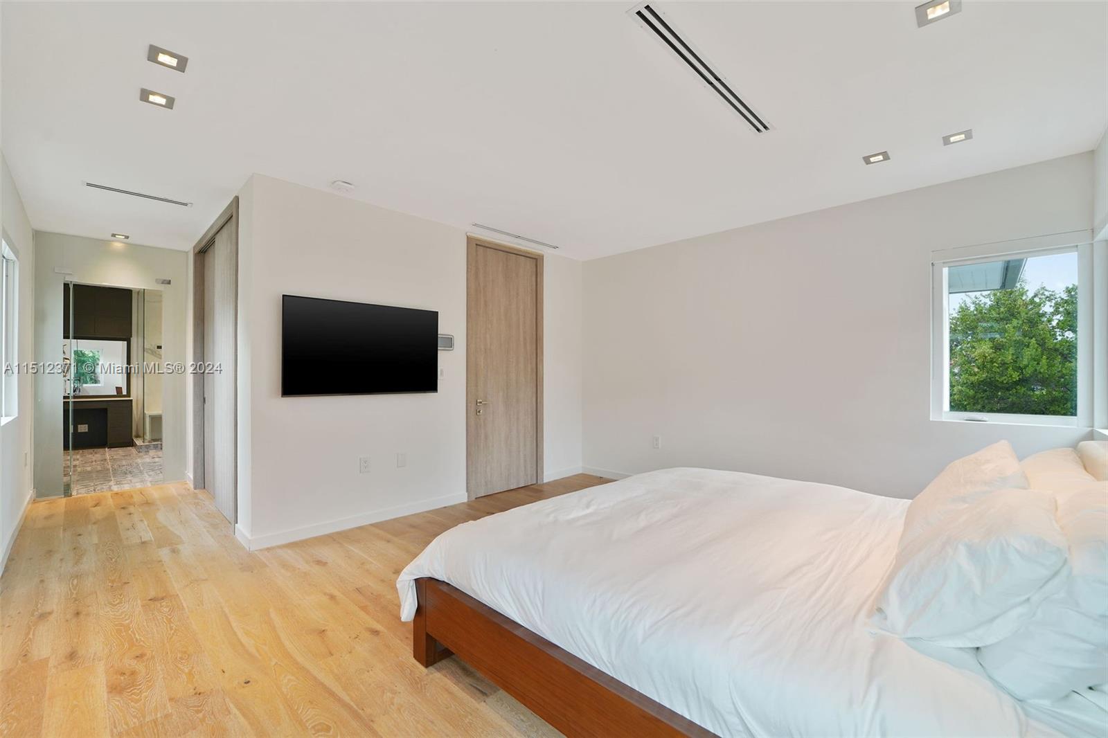 4361 Royal Palm Ave, Miami Beach, Florida 33140, 5 Bedrooms Bedrooms, ,4 BathroomsBathrooms,Residentiallease,For Rent,4361 Royal Palm Ave,A11512371