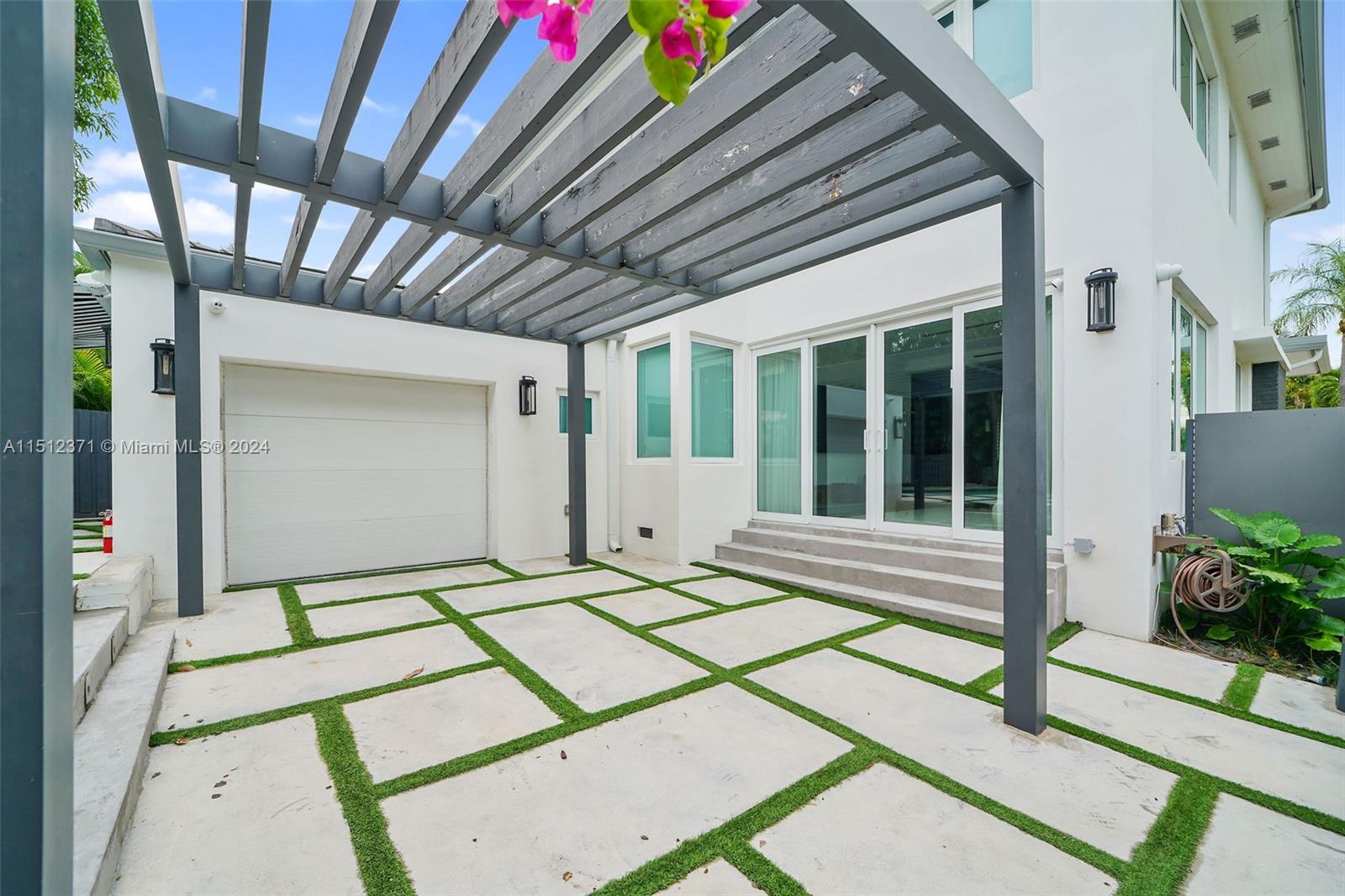 4361 Royal Palm Ave, Miami Beach, Florida 33140, 5 Bedrooms Bedrooms, ,4 BathroomsBathrooms,Residentiallease,For Rent,4361 Royal Palm Ave,A11512371