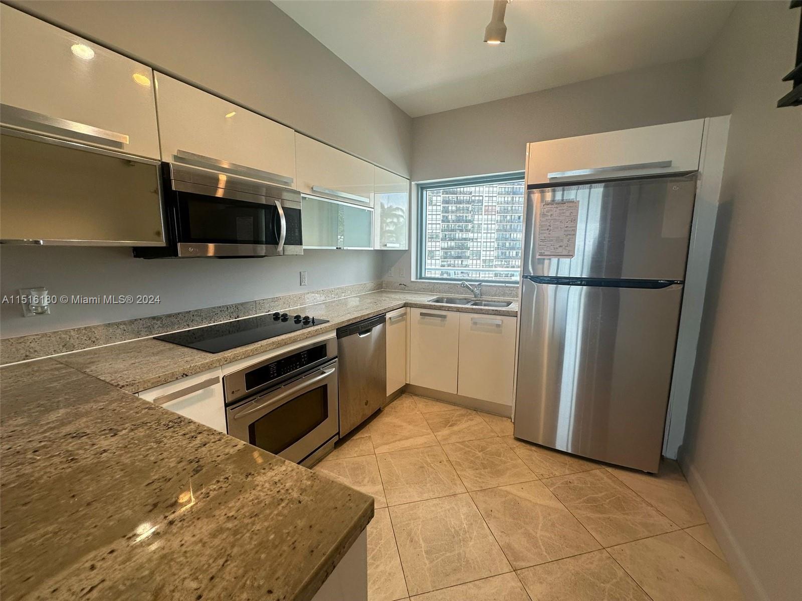 601 NE 36th St 709, Miami, Florida 33137, 2 Bedrooms Bedrooms, ,2 BathroomsBathrooms,Residentiallease,For Rent,601 NE 36th St 709,A11516180