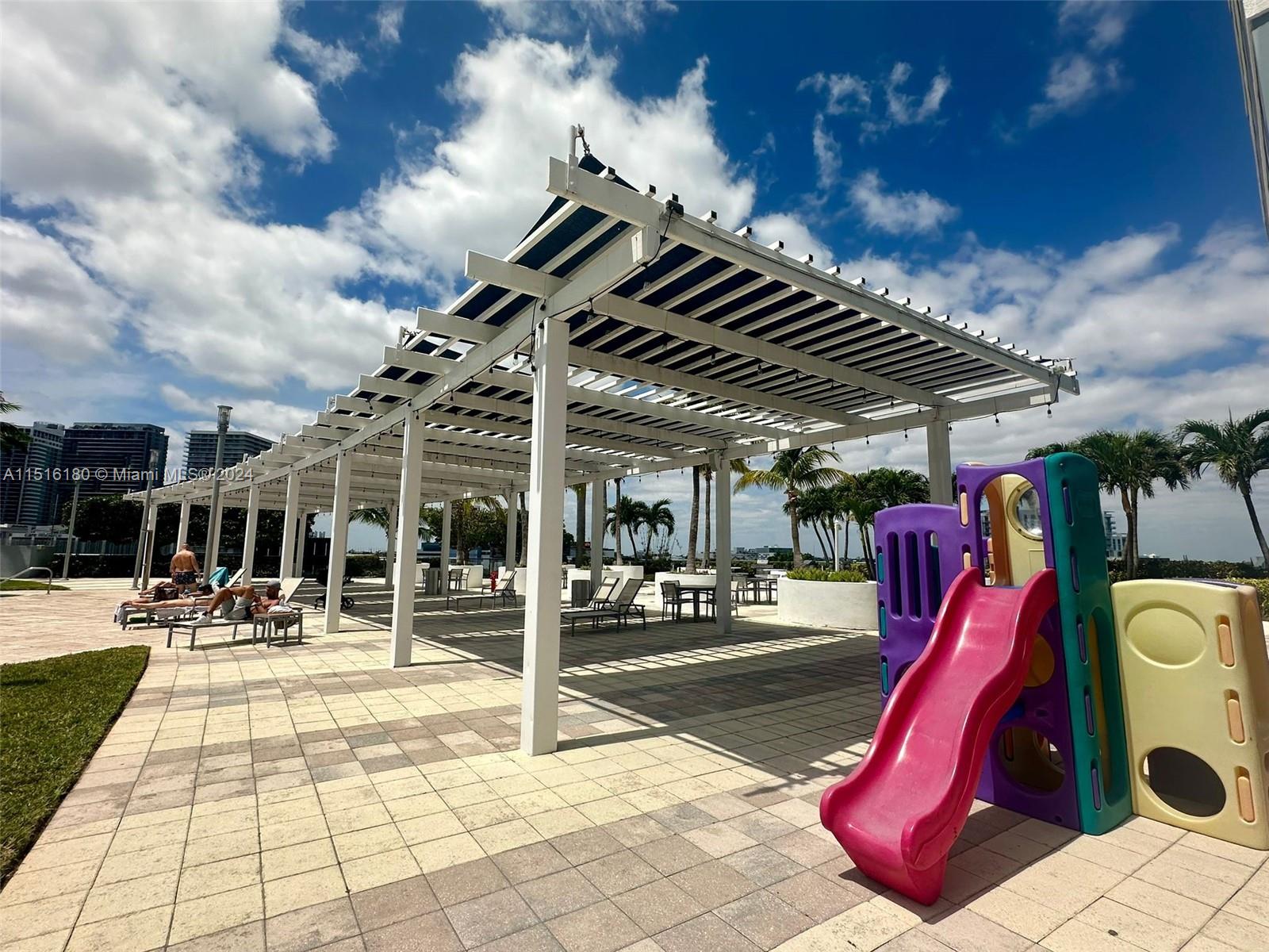 601 NE 36th St 709, Miami, Florida 33137, 2 Bedrooms Bedrooms, ,2 BathroomsBathrooms,Residentiallease,For Rent,601 NE 36th St 709,A11516180