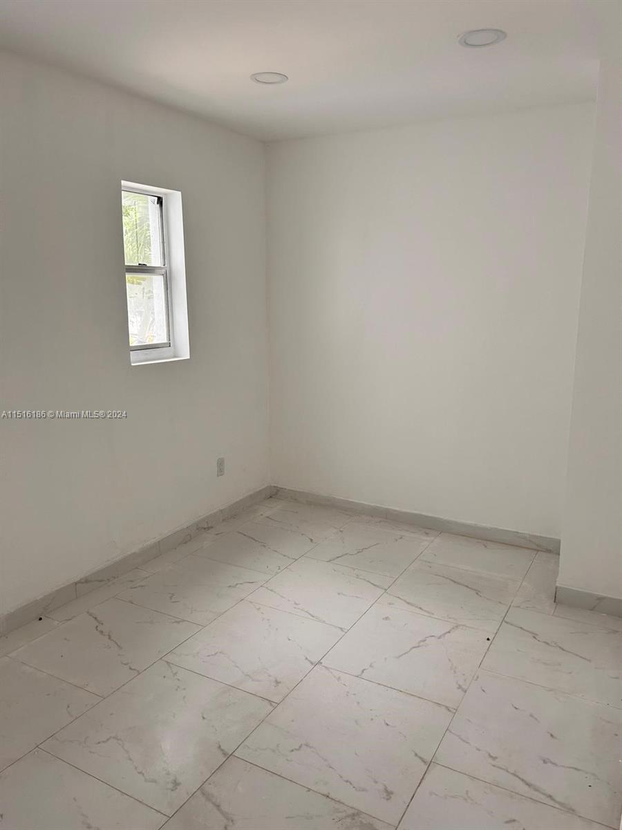 6753 Indian Creek Dr 6, Miami Beach, Florida 33141, 1 Bedroom Bedrooms, ,1 BathroomBathrooms,Residentiallease,For Rent,6753 Indian Creek Dr 6,A11516186