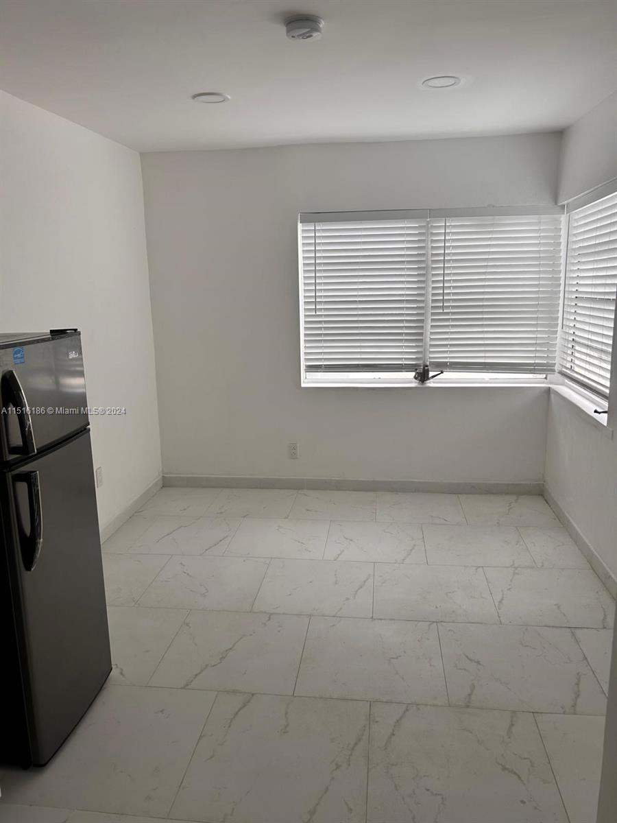 6753 Indian Creek Dr 6, Miami Beach, Florida 33141, 1 Bedroom Bedrooms, ,1 BathroomBathrooms,Residentiallease,For Rent,6753 Indian Creek Dr 6,A11516186