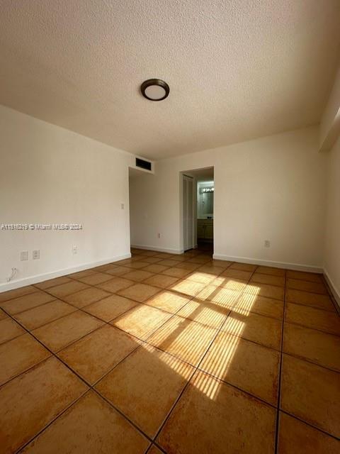 16508 NE 26th Ave 301, North Miami Beach, Florida 33160, 2 Bedrooms Bedrooms, ,2 BathroomsBathrooms,Residential,For Sale,16508 NE 26th Ave 301,A11516219