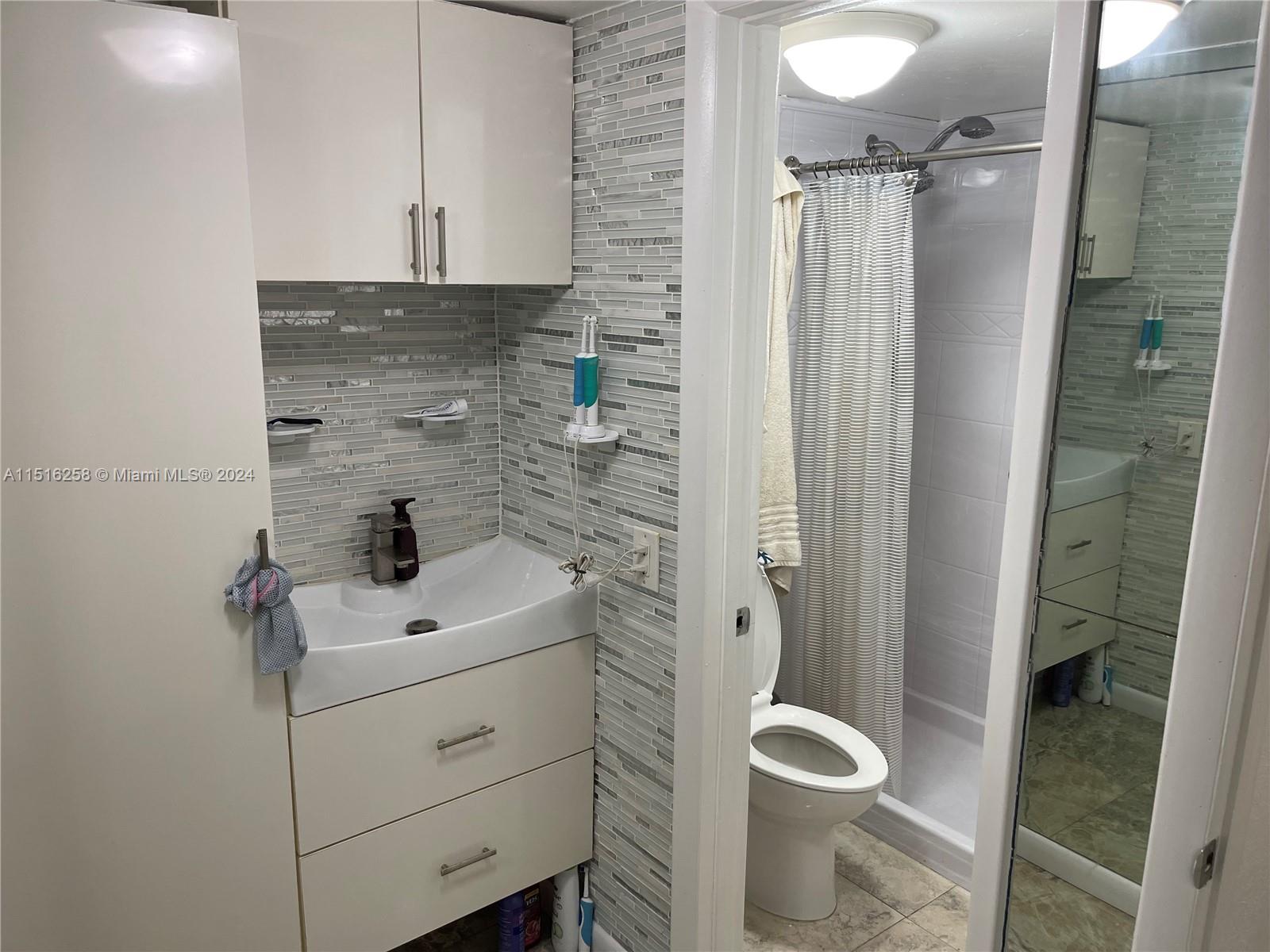 Miami, Florida 33172, 3 Bedrooms Bedrooms, ,2 BathroomsBathrooms,Residential,For Sale,A11516258