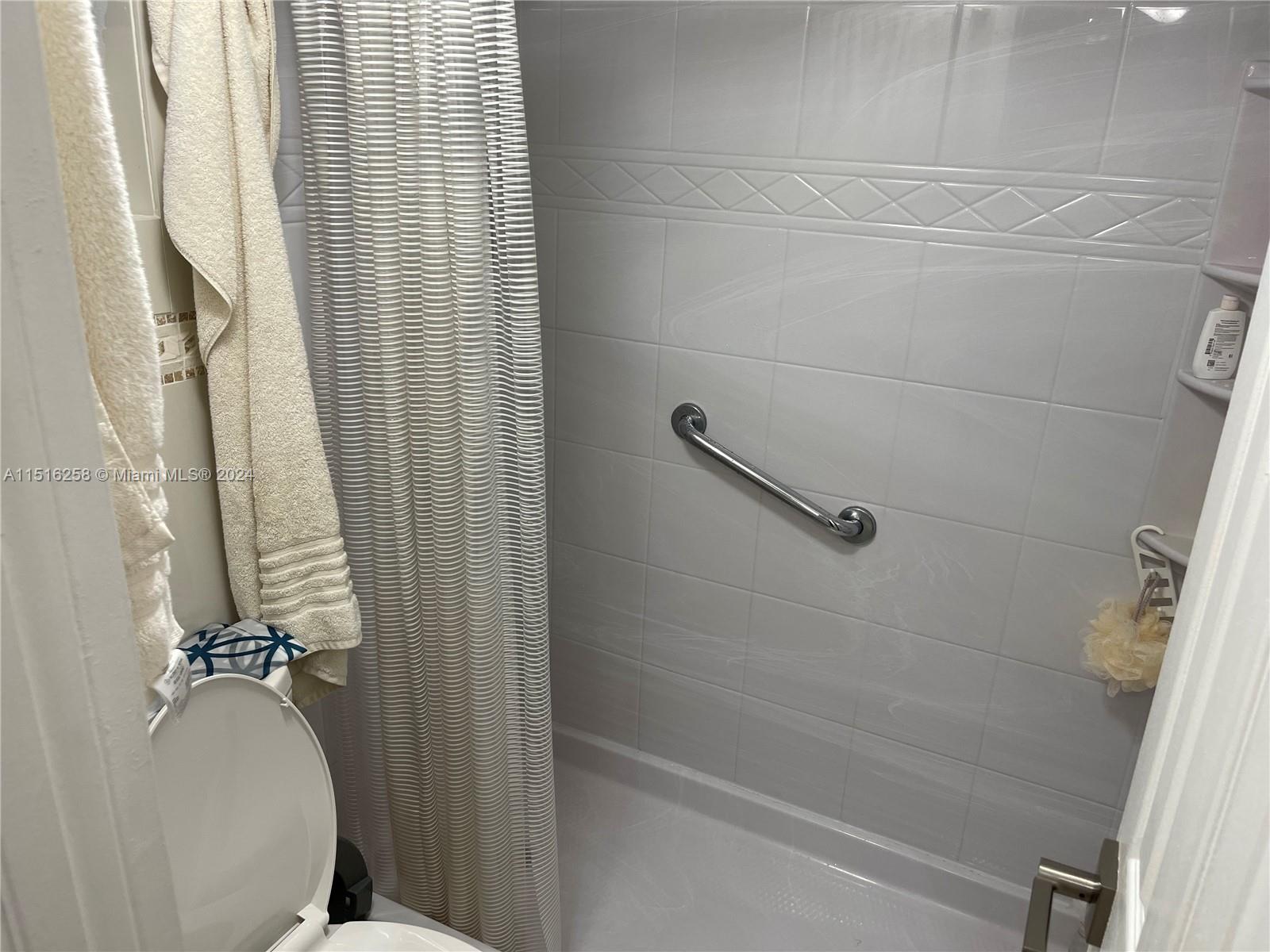 Miami, Florida 33172, 3 Bedrooms Bedrooms, ,2 BathroomsBathrooms,Residential,For Sale,A11516258