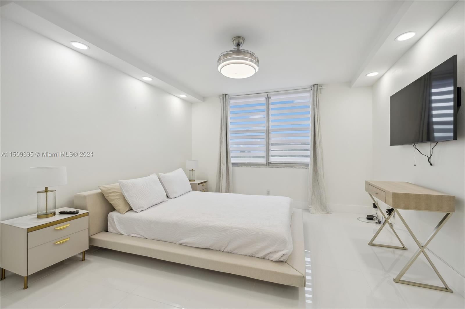 777 S Federal Hwy RP917, Pompano Beach, Florida 33062, 2 Bedrooms Bedrooms, ,1 BathroomBathrooms,Residential,For Sale,777 S Federal Hwy RP917,A11509335