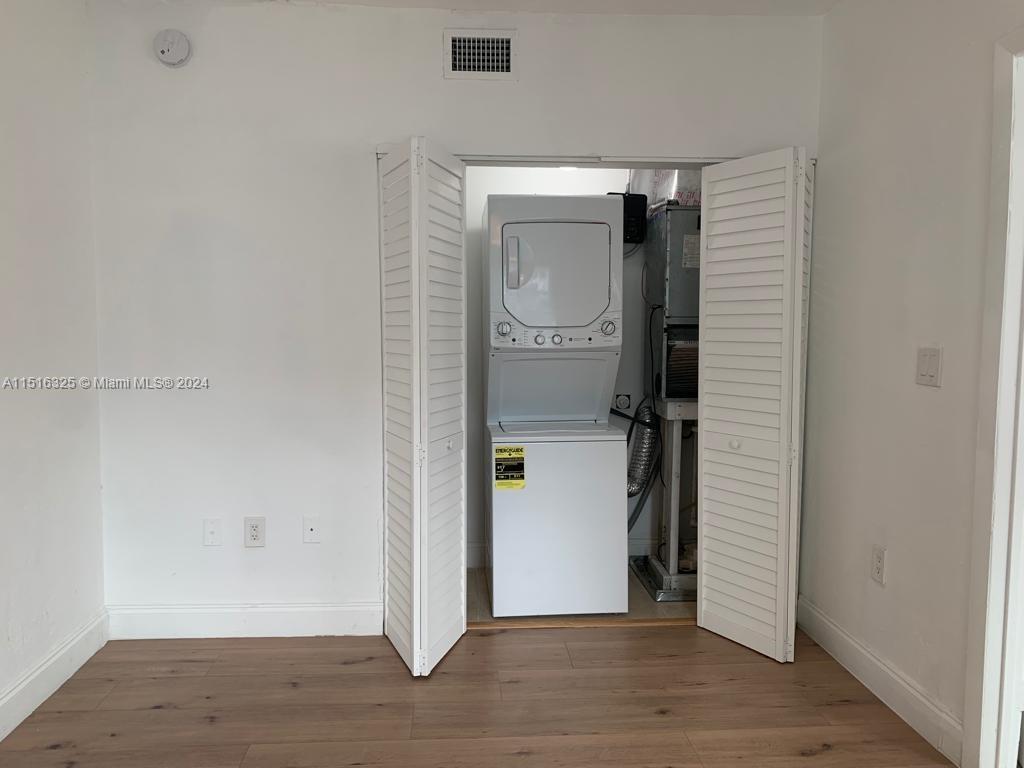 7207 Bay Dr 31, Miami Beach, Florida 33141, 1 Bedroom Bedrooms, ,1 BathroomBathrooms,Residentiallease,For Rent,7207 Bay Dr 31,A11516325