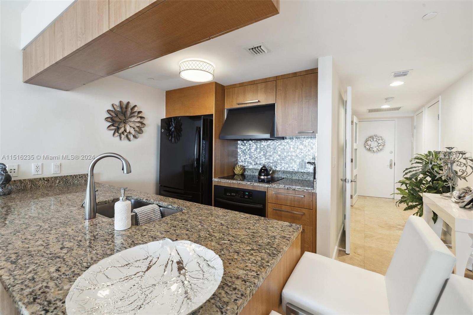 1800 S Ocean Dr 1409, Hallandale Beach, Florida 33009, 2 Bedrooms Bedrooms, ,1 BathroomBathrooms,Residential,For Sale,1800 S Ocean Dr 1409,A11516235