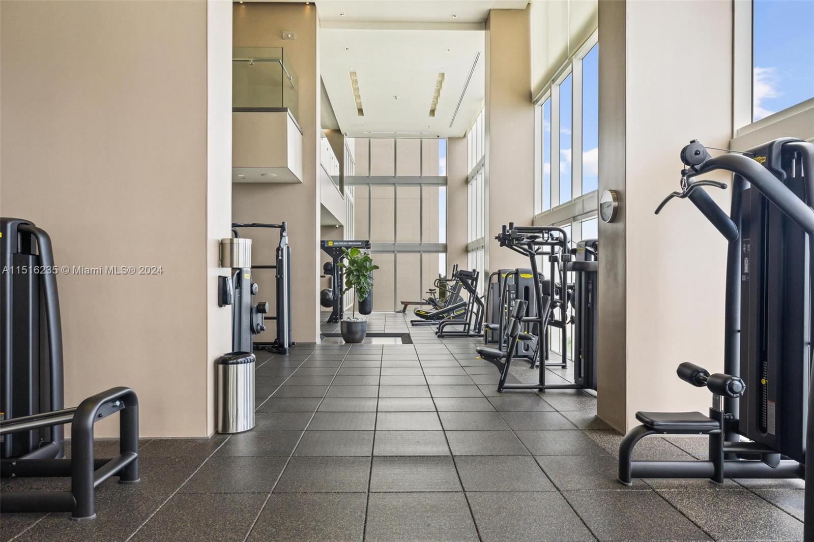1800 S Ocean Dr 1409, Hallandale Beach, Florida 33009, 2 Bedrooms Bedrooms, ,1 BathroomBathrooms,Residential,For Sale,1800 S Ocean Dr 1409,A11516235