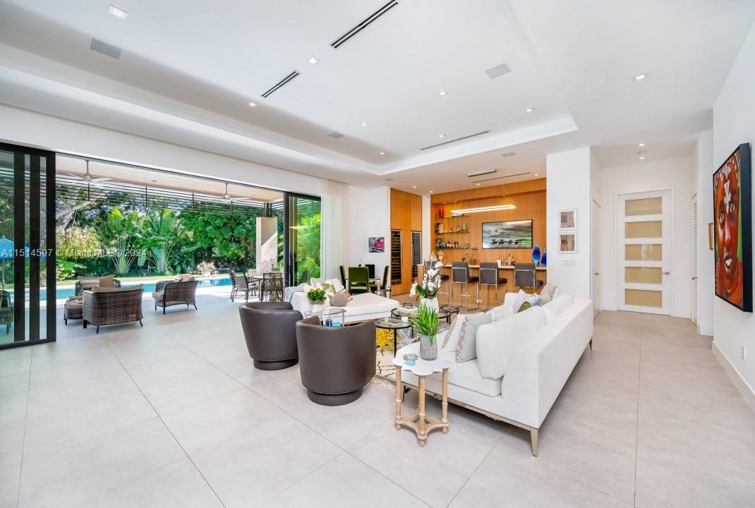 7777 114th St, Pinecrest, FL, 33156 United States, 5 Bedrooms Bedrooms, ,6 BathroomsBathrooms,Residential,For Sale,114th St,A11514597