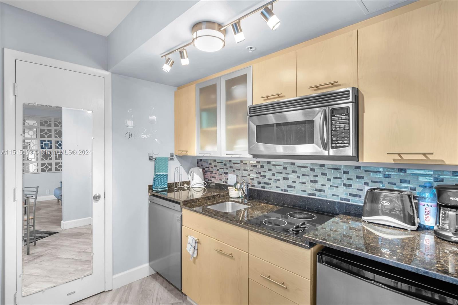2670 E Sunrise Blvd 1002, Fort Lauderdale, Florida 33304, 1 Bedroom Bedrooms, ,1 BathroomBathrooms,Residential,For Sale,2670 E Sunrise Blvd 1002,A11515103