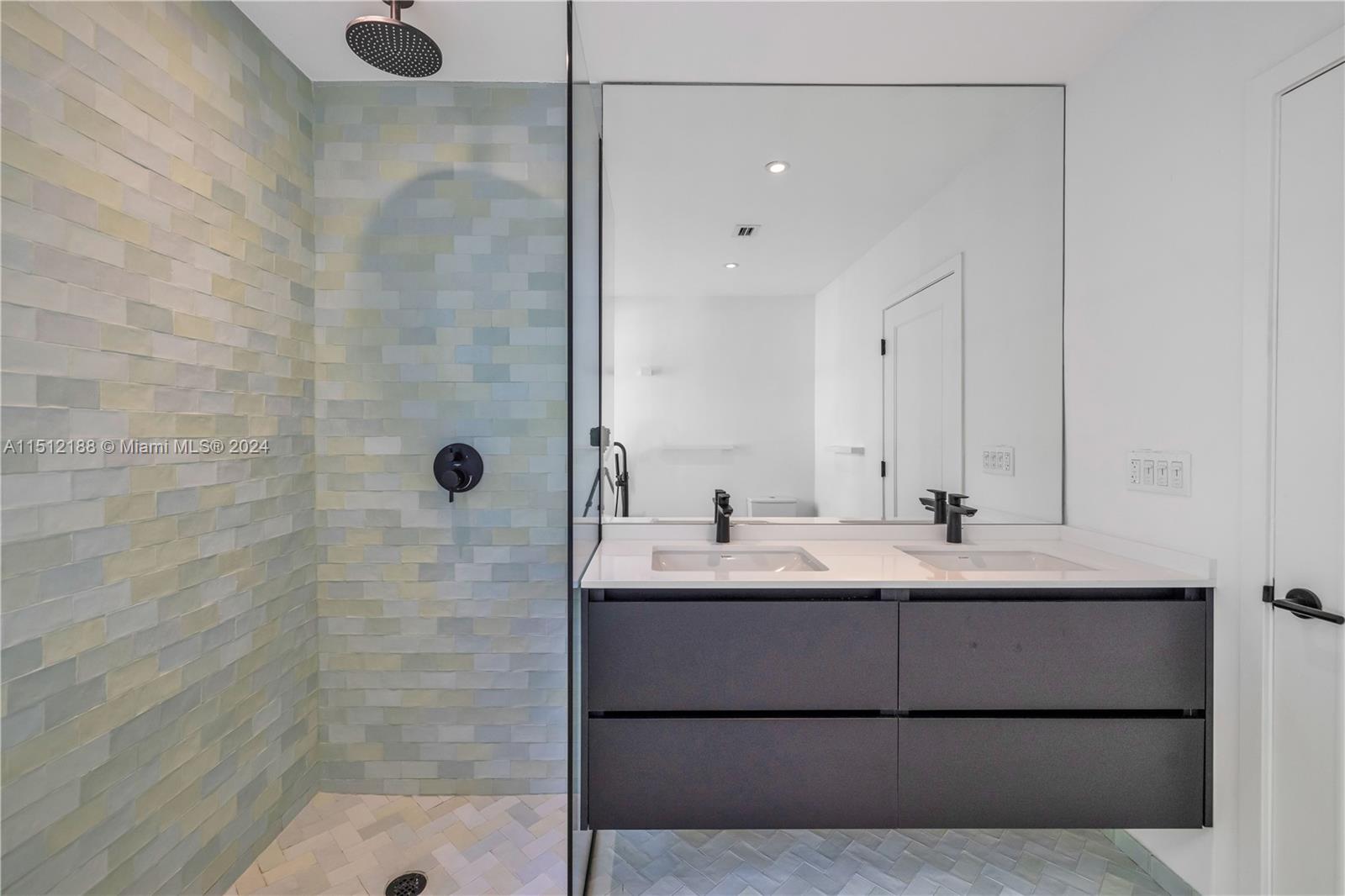 5812 Alton Rd, Miami Beach, FL, 33140 United States, 7 Bedrooms Bedrooms, ,7 BathroomsBathrooms,Residential,For Sale,Alton Rd,A11512188