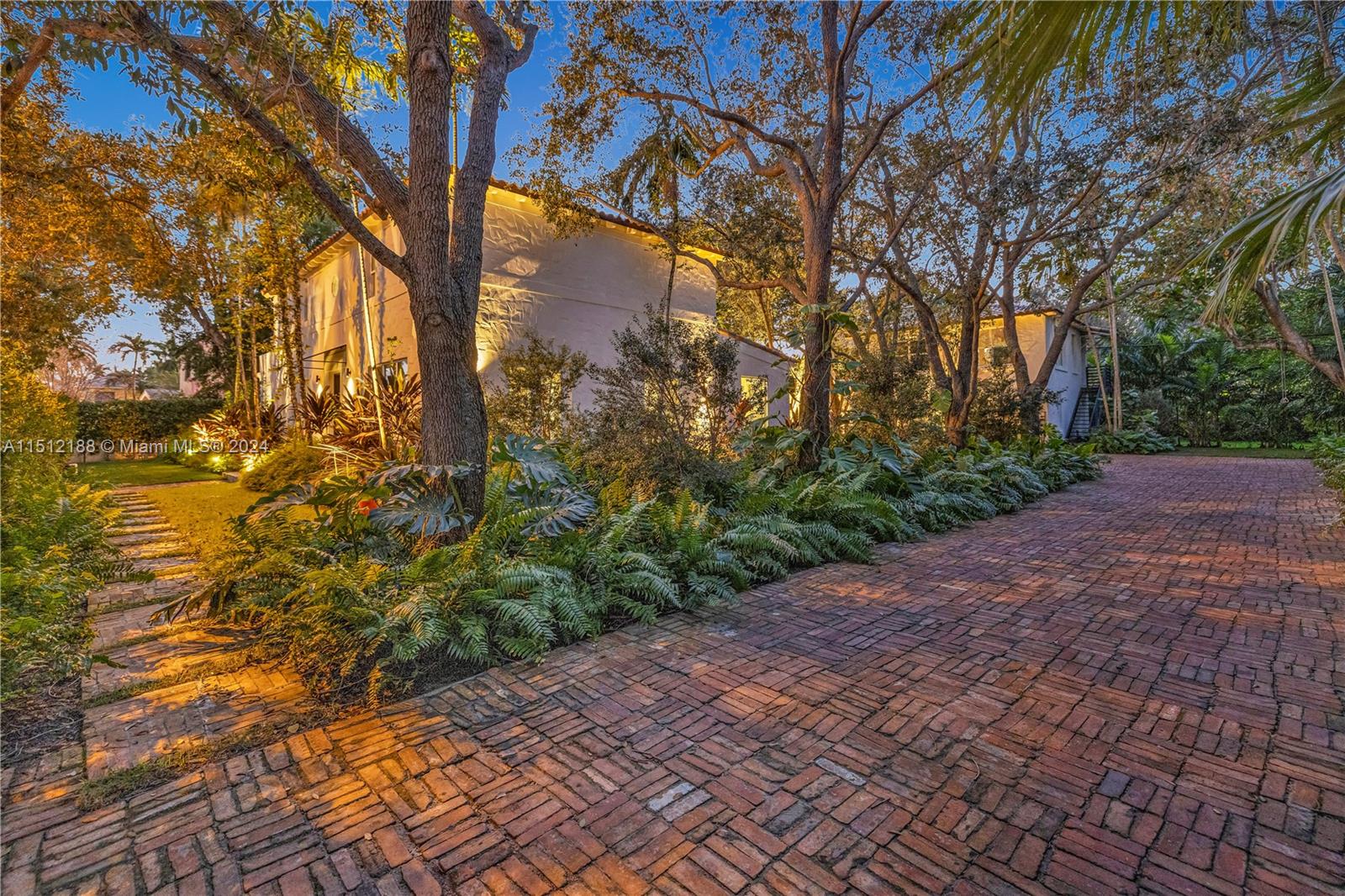 5812 Alton Rd, Miami Beach, FL, 33140 United States, 7 Bedrooms Bedrooms, ,7 BathroomsBathrooms,Residential,For Sale,Alton Rd,A11512188
